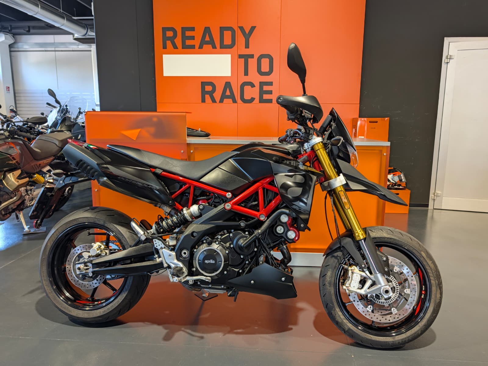 Aprilia Dorsoduro 900