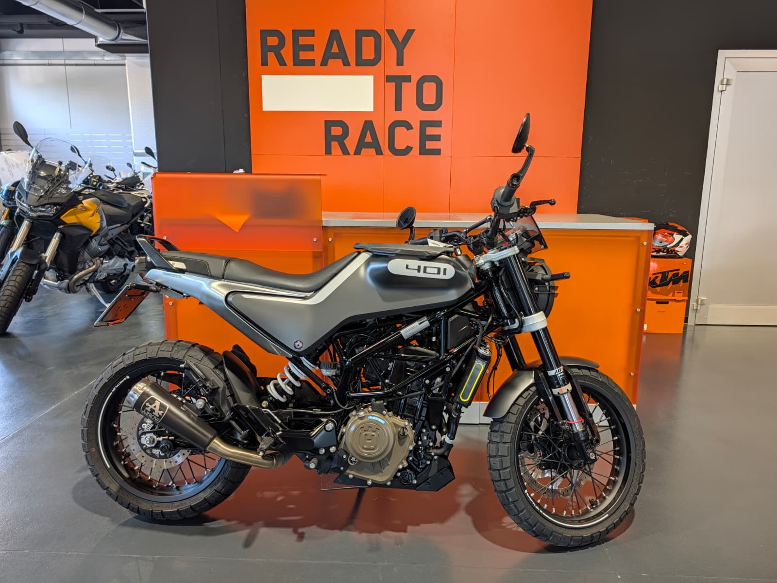Husqvarna Svartpilen 401