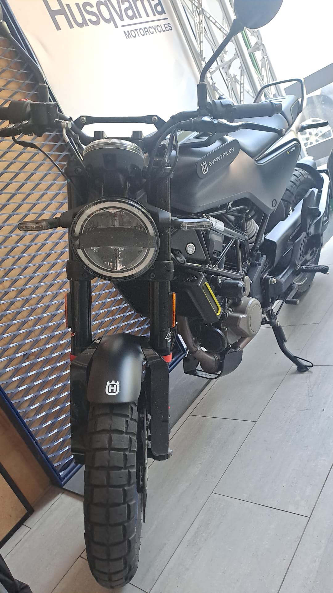 Husqvarna Svartpilen 125