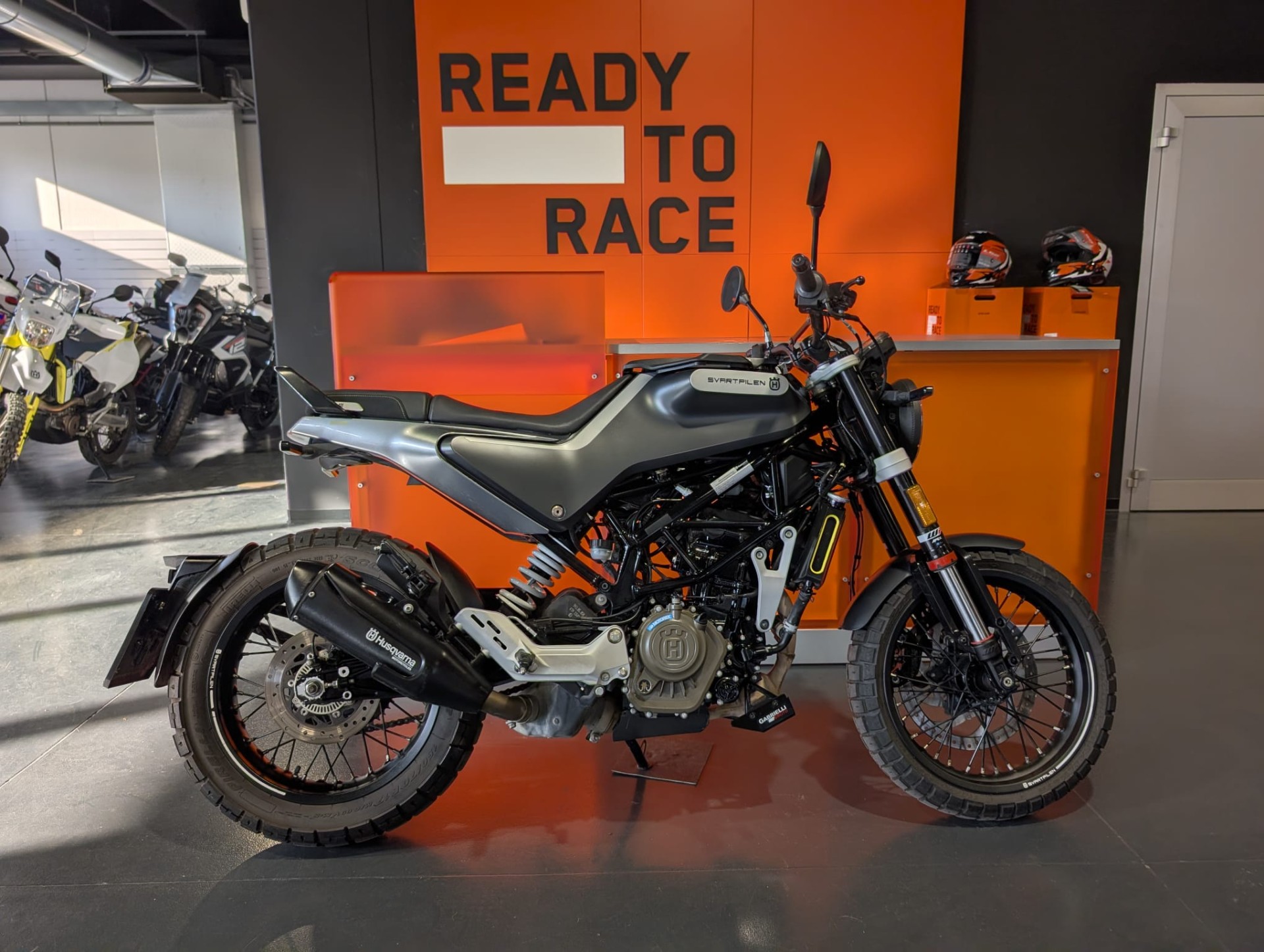 Husqvarna Svartpilen 125