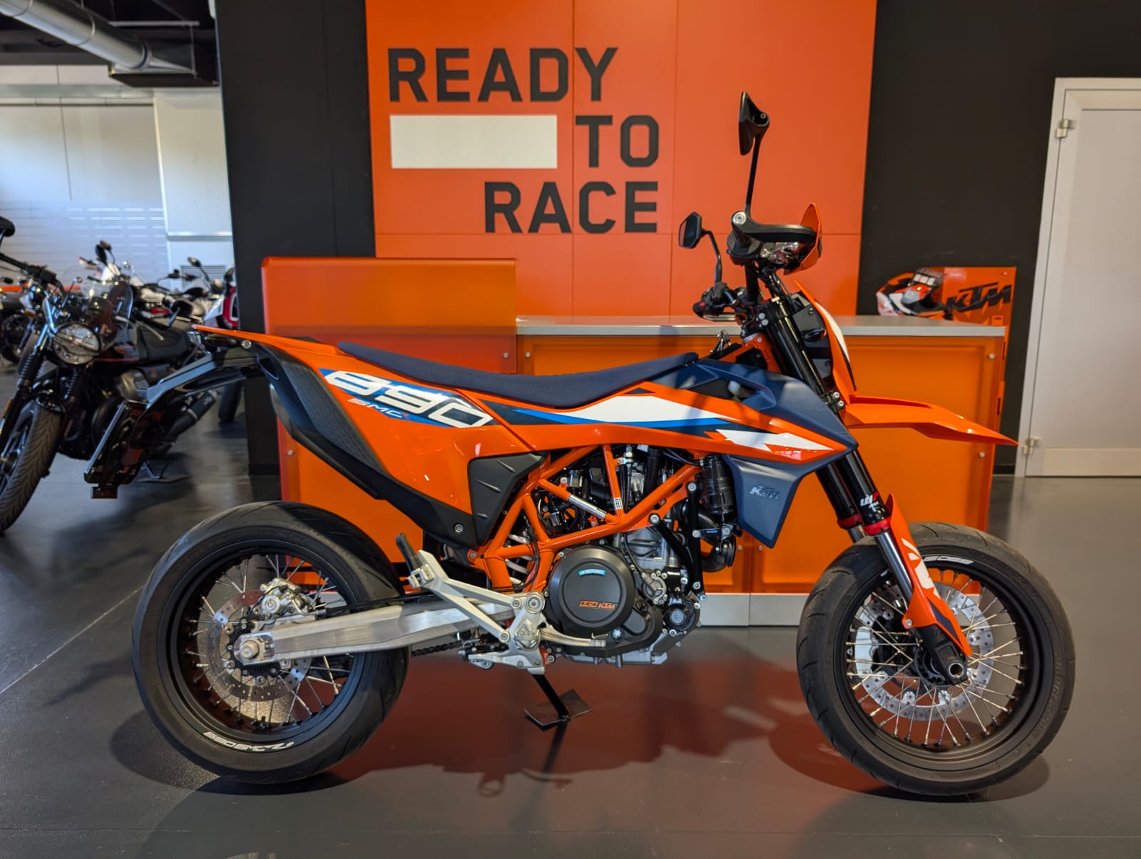 Ktm 690 SMC R (2022) - 6d8a92d_img20251104wa0012.jpg