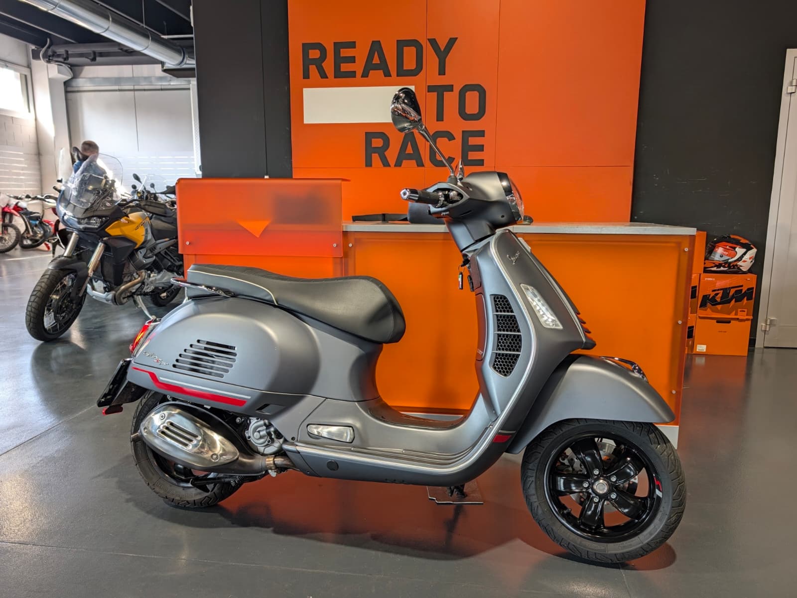 Vespa GTS 300