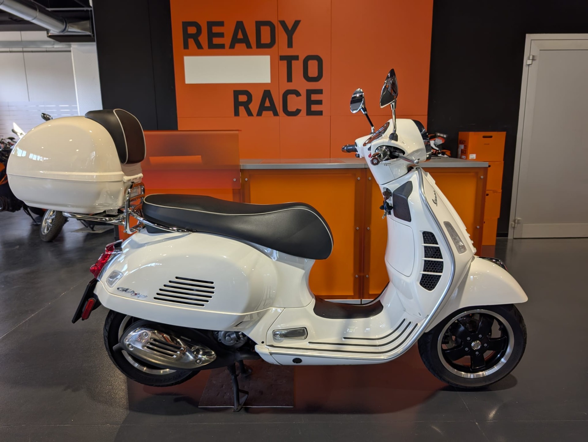 Vespa GTS 300