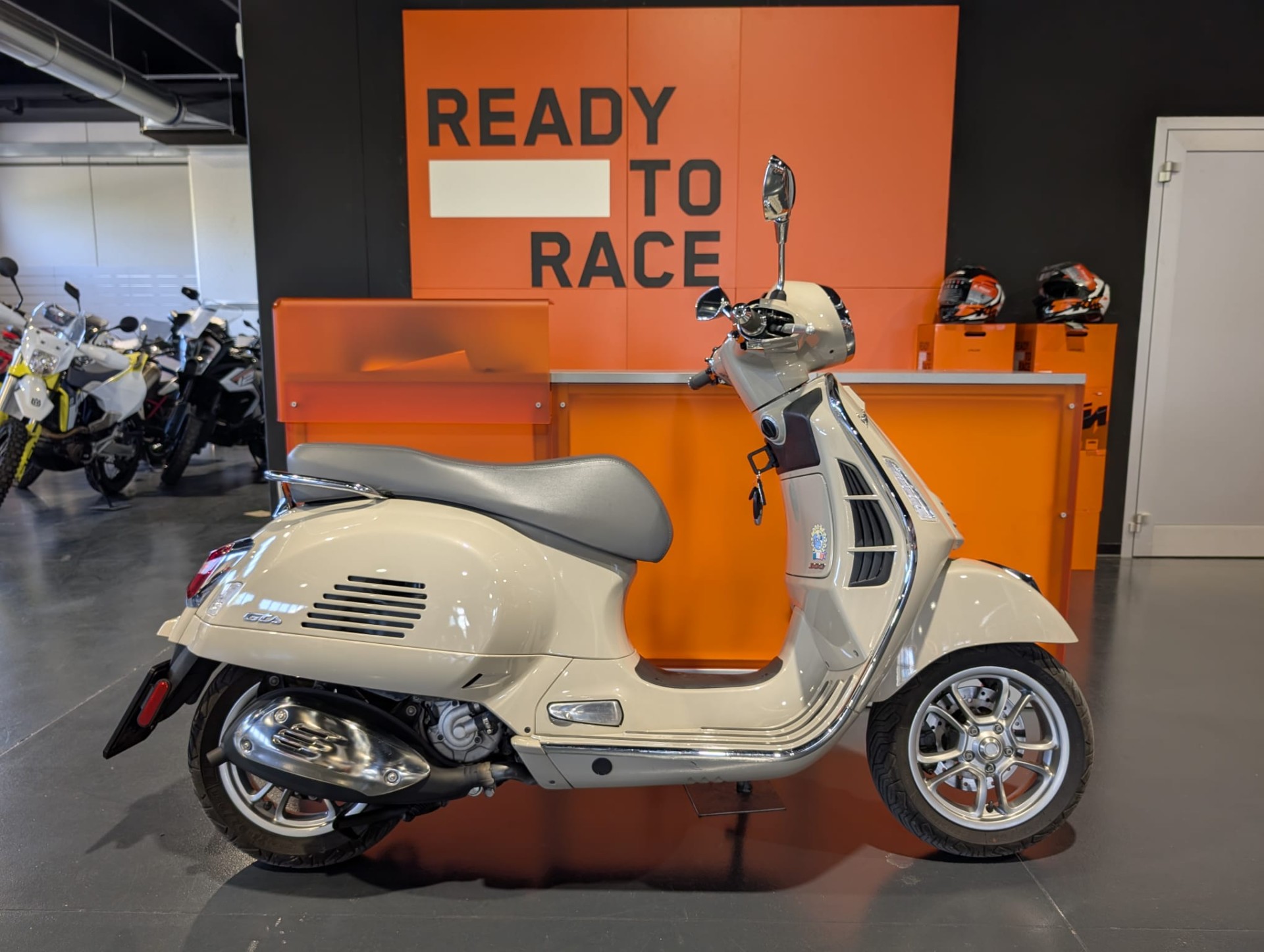 Vespa GTS 300
