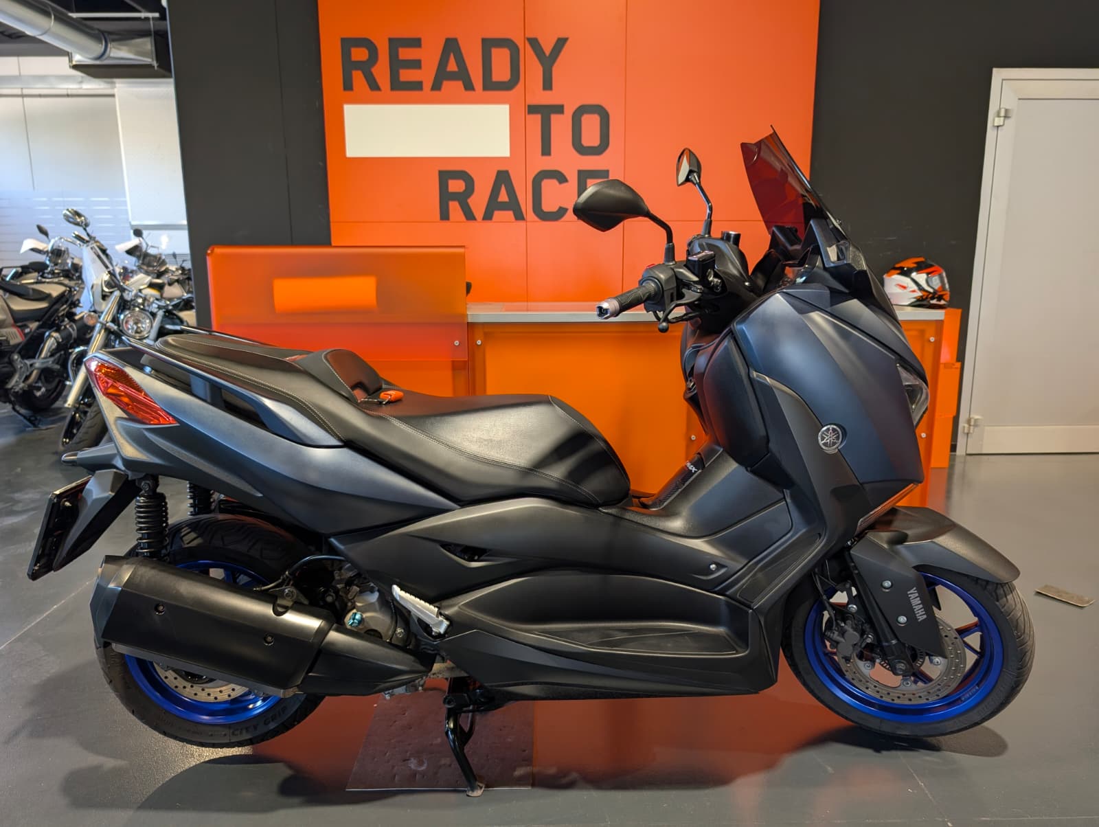 Yamaha X-Max 300