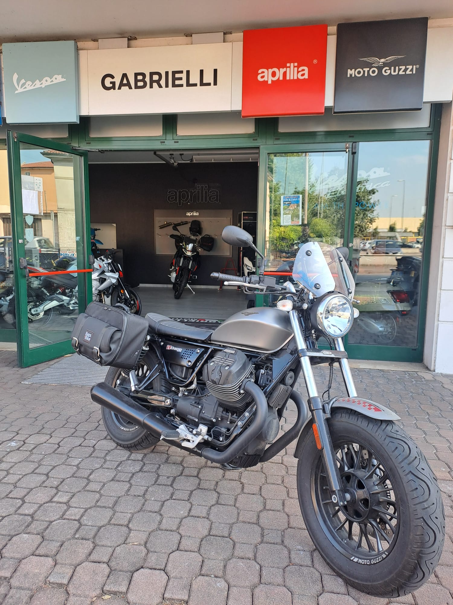 Moto Guzzi V9