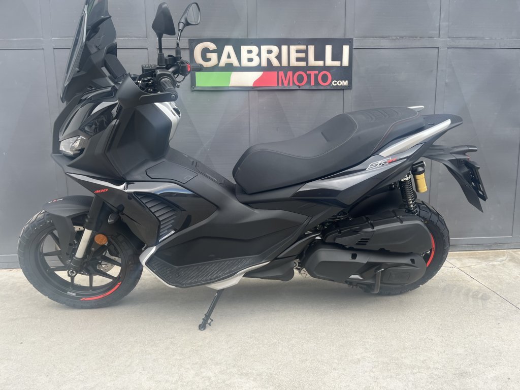 Aprilia SR GT 400