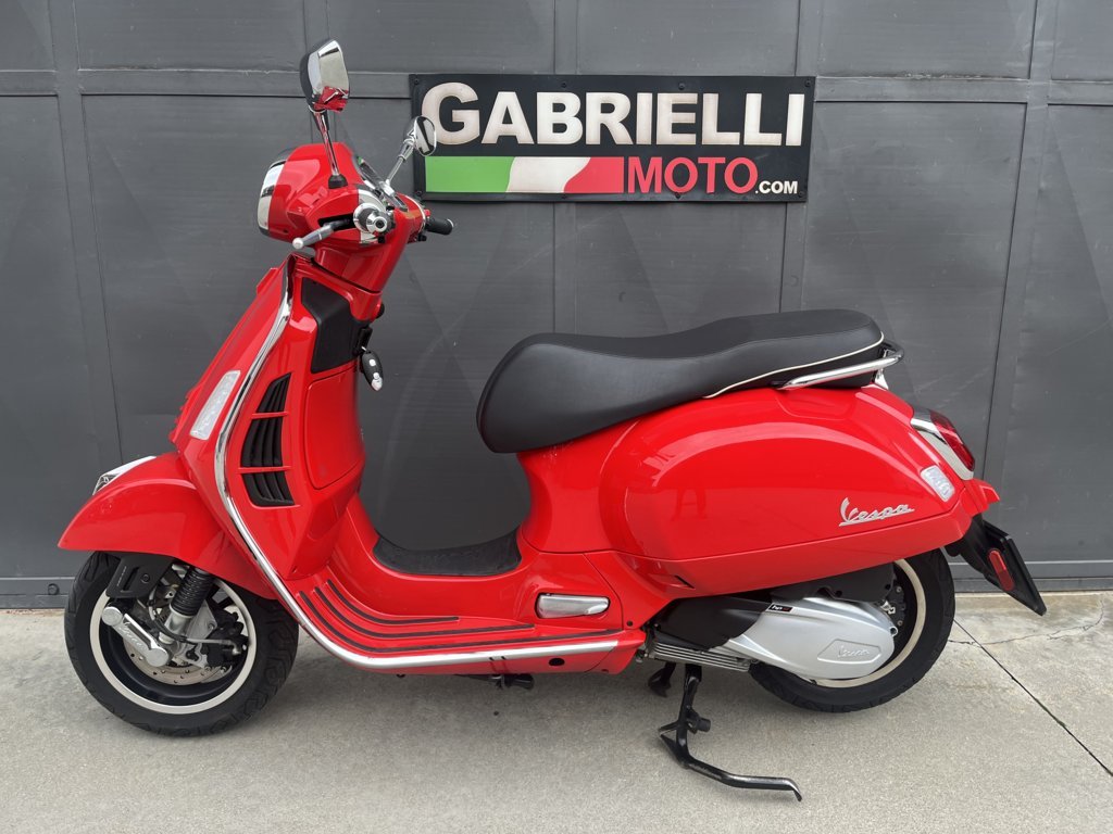 Vespa GTS 300 Super Hpe (2023)