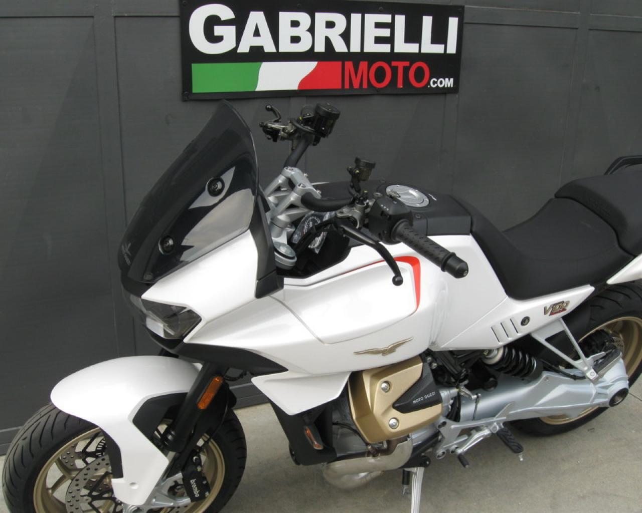 Moto Guzzi V 100 Mandello (2023) - 18c8eee_img5905fileminimizer.jpg